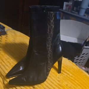 Dollhouse Leather Black and Leopard Heeled Boots, Sz 8